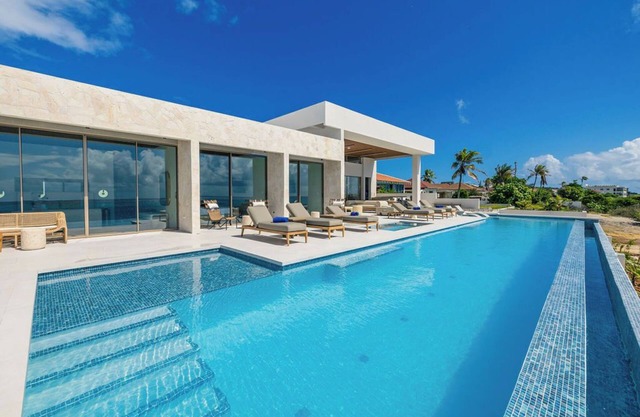 NEW Modern Luxury BeachFront with Infinity Pool