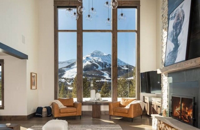 New Modern Luxury Home, Hot Tub, Peloton, Ski-in/Ski-out access, LONE PEAK VIEW, 7 Bedrooms