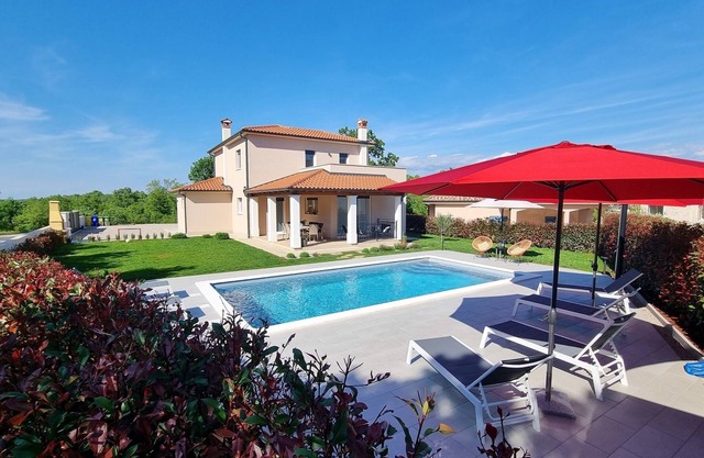 New modern villa with private pool 7 km from the sea.