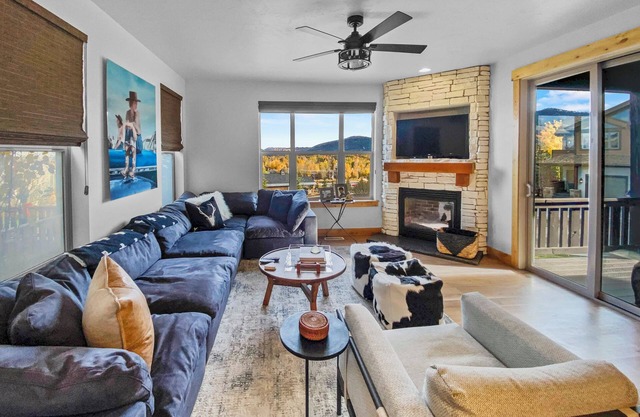 New! Mountain Escape in Park City! Family Retreat w/Hot Tub-Skiing-Hiking! 5410