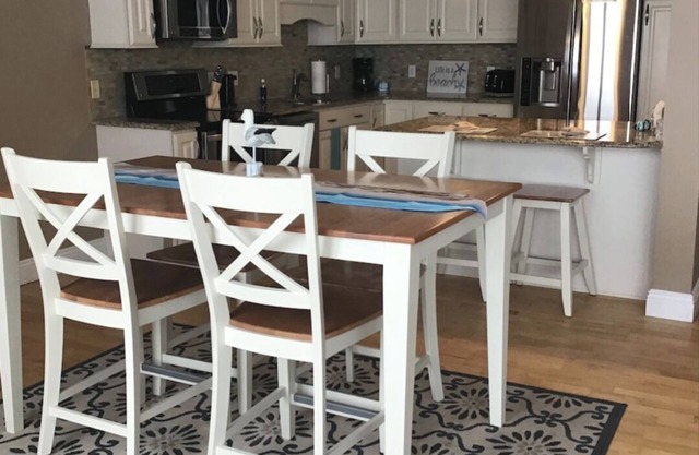 New Owners-Lakefront Condo Lake Erie Vista 107-3 BR/2BA Private beach/balcony