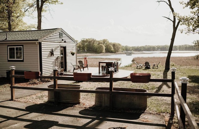 NEW! "Perch lake bungalow" lakefront w/hottub!