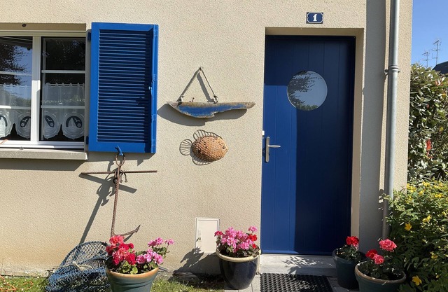 New: Pretty cottage with super fast Wifi , walk to restaurants/harbour/shops