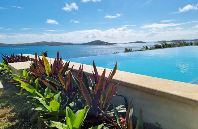 New private luxury villa with amazing views
