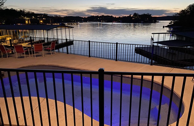 NEW PRIVATE POOL, 7BR/5.5BA - Lakefront Home