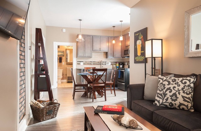 ☆ New Renovate ☆ Holly Hills☆Carondelet Park☆Yard