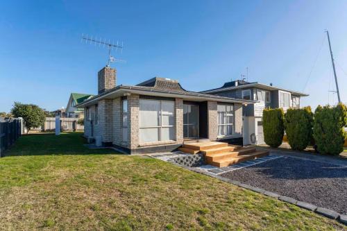 New Rooms Available Now! - 7 Min Walk to the Lake and Sail Club