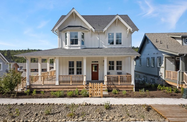 New* Seabrook's Happy to Sea You, dog-friendly