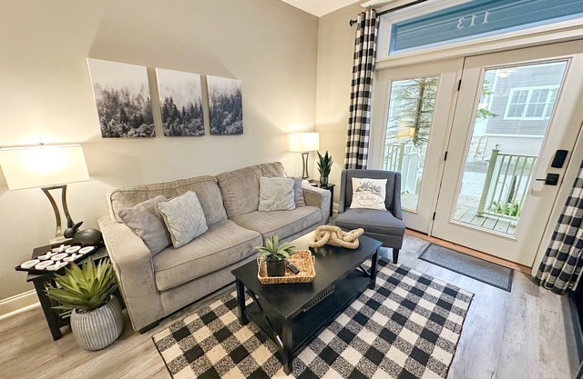 NEW! Seneca 113: Private Entrance, Hot Tub, Heated Garage, Sleeps 6!