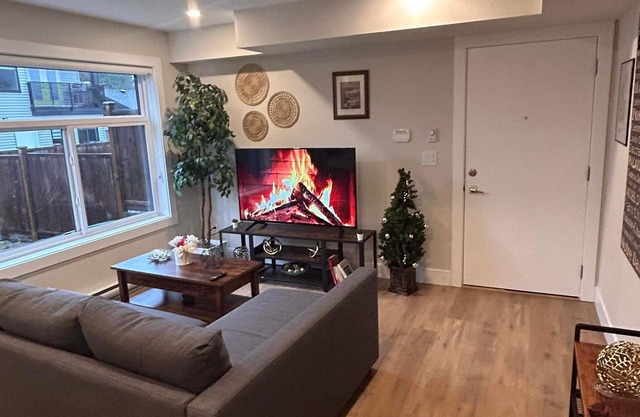New, Spacious 2 Bedrooms Suite in Downtown Maple Ridge with free parking !