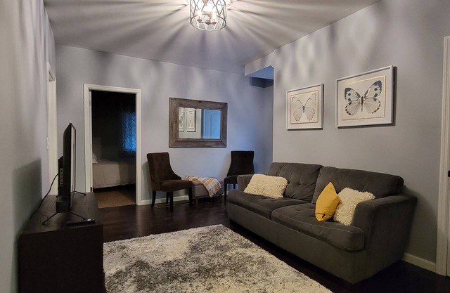 NEW - Spacious, Medary Place is close to Everything!