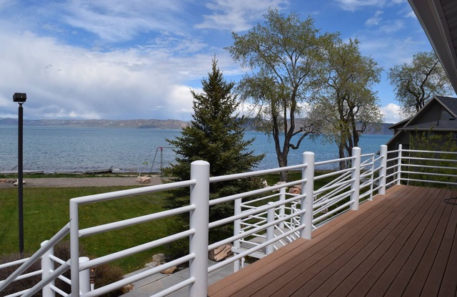 New! Spectacular BEACHFRONT 4-bedroom Townhome at Bear Lake