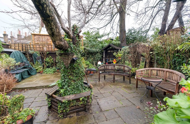NEW Stylish 1 Bedroom Flat With Garden London