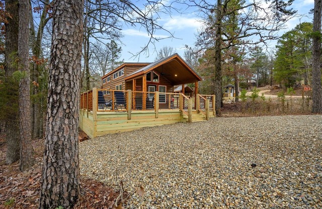 NEW Tiny Home NEXT TO STATE PARK Pets/HotTub/Loft
