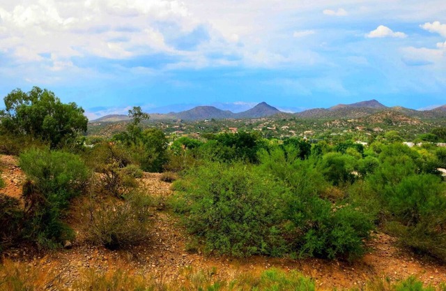 New to VRBO! Home with open view in beautiful Wickenburg with WiFi, AC