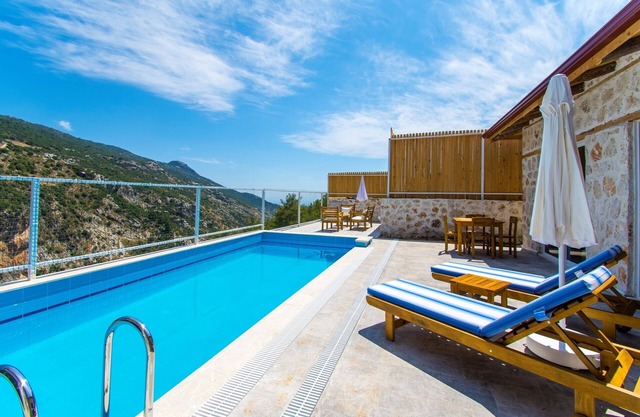 New Traditional 1 Bedroom Villa with Secluded Outdoor and Heated Indoor Pool