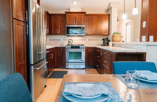 NEW Upscale home with hot tub & backyard oasis!