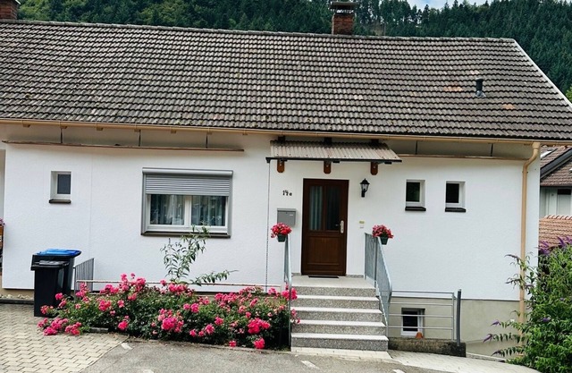 NEW! Vacation apartment "Schwarzwaldblick2" 65sqm with balcony 2-4pers.+baby crib
