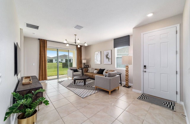 NEW Villa, Ocala Preserve, 6 min to WEC 3 bdrm, 2 bth, gated golf swim fitness