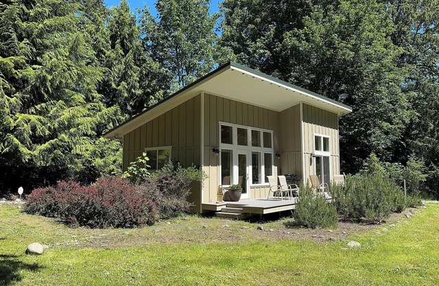 New Waterfront Cabin near Olympic National Park