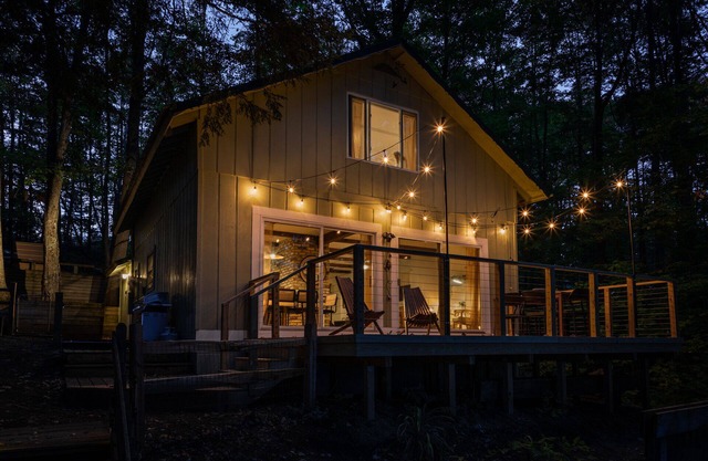 *New* Waterfront Cottage w/Hot Tub & Private Dock
