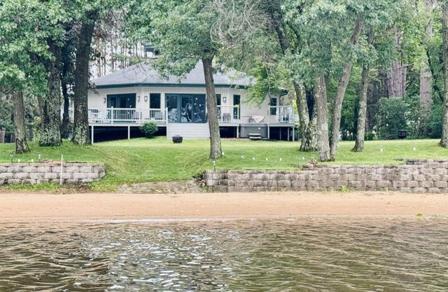 New Waterfront Listing- Castle Rock Lake, Hot Tub, Sand Beach, Central Wisconsin