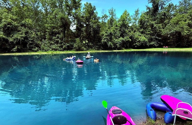 NEW WATERFRONT RETREAT~55 ACRES ~SWIM ~FISH ~KAYAK ~HIKE ~POND ~CREEK~KING BEDS~