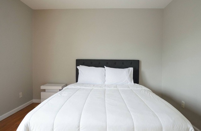 Newark Liberty Gem Brick House - Apt 3
