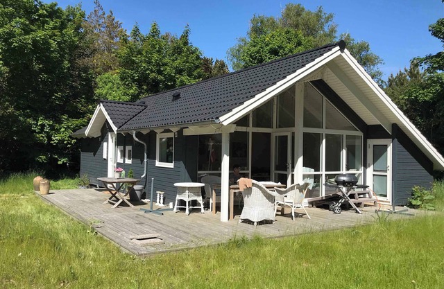 Newer holiday home in green surroundings