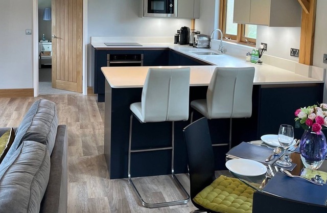 Newly Built Contemporary Oak Framed Two Bedroom House - Pure Luxury!