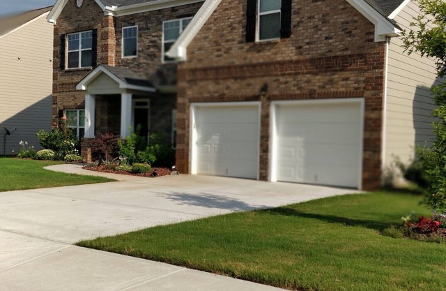 Newly built Cozy Home Vacation for families or couples, the perfect getaway.