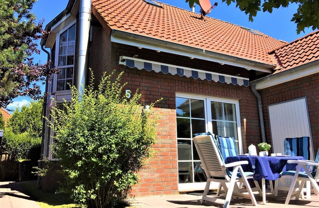 Newly furnished holiday home near the dike well suited for families with WiFi