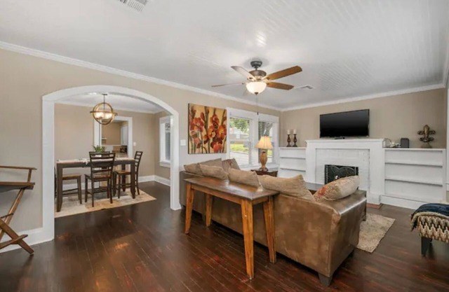 Newly Remodeled 3BR in Town · Cherry Street