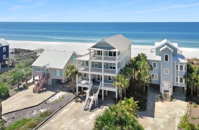 🌊Newly Remodeled 7BR Gulf Front Home with Elevator-Moonstruck🌊