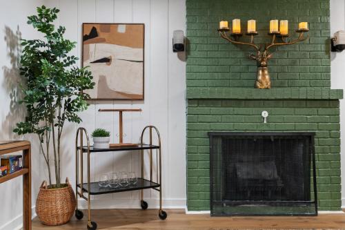 Newly Remodeled Bright & Cozy Basement Apartment