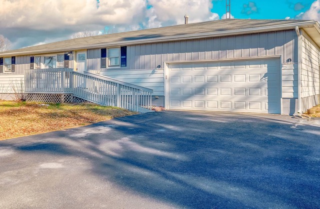 Newly Remodeled on 3 Acres, across from Golf Course!