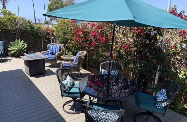 Newly Remodeled Pierpont Beach Bungalow just a Short Walk to the Sand