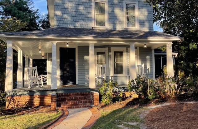 Newly remodeled Downtown Southern Pines Cottage! Walking distance-Must See!