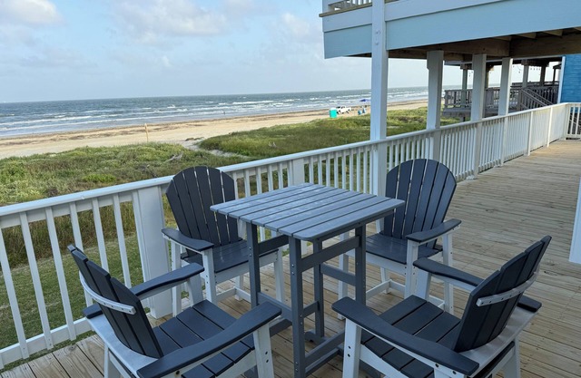☀️ Newly Remodeled Gulf-Front Sanctuary - Private Beach Path 🌴 High Tide House
