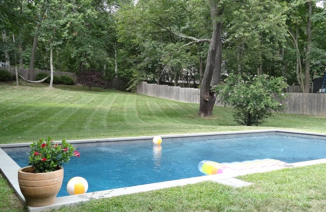 Newly renovated! Shelter Island Gem, 3 blocks from Sunset Beach