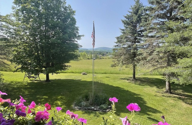 Newly renovated: Million Dollar Mountain View Getaway!