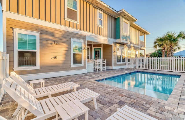 Newly-Renovated Beach Home with Private Pool Quick Beach Access! Slps 16