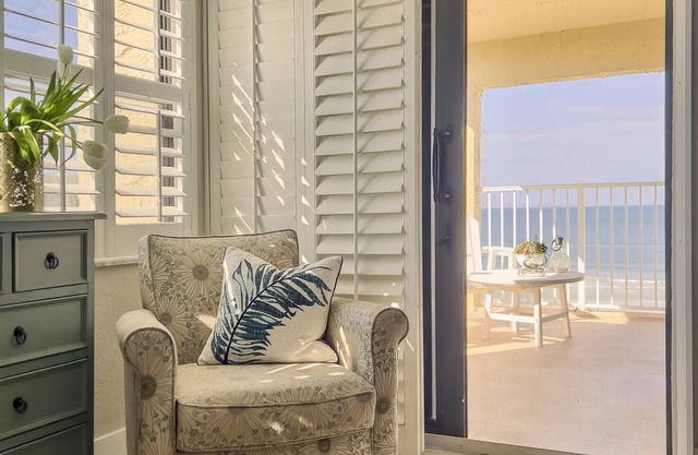 NEWLY renovated OCEANFRONT Condo, quiet with a beach view!