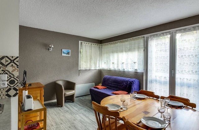 Newly Renovated 1BR Apt for 4 with Parking, 50m from Lift in Cauterets
