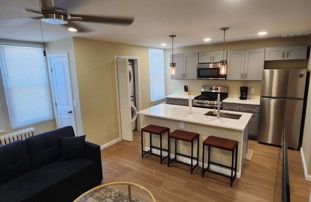 Newly Renovated 2bedroom apartment in uptown. Jefferson Einstein Temple LaSalle