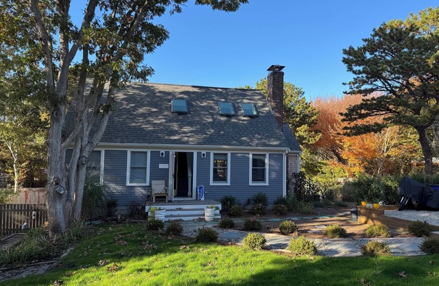 Newly Renovated 3BR/2BA Home close to the beach in the West End - Sleeps 6!