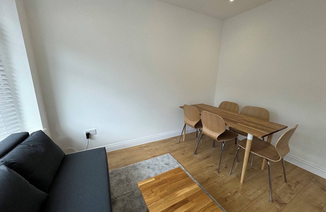 Newly Renovated 4BD Home, 11 Mins to ExCel London!