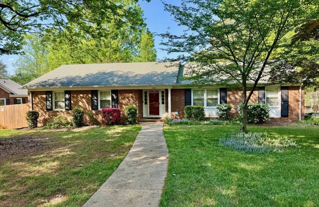 Newly renovated 4BR Family Pet Friendly