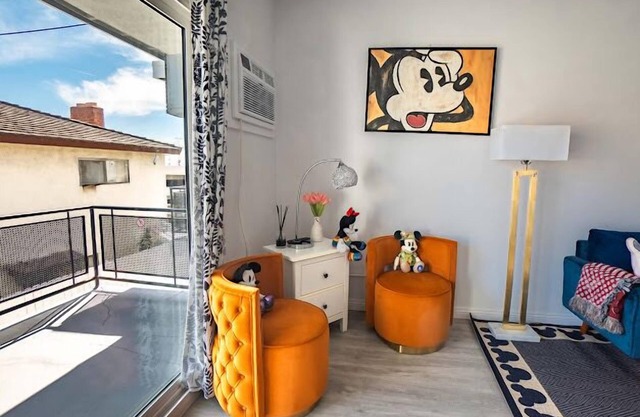 Newly Renovated Apartment in Heart of Urban - Xhome5