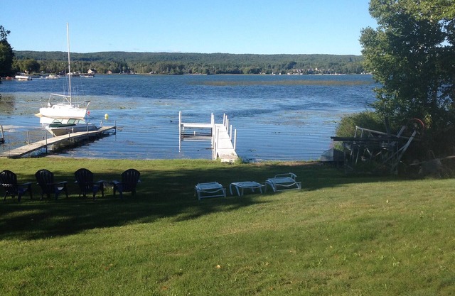 Newly Renovated Cottage on crooked lake. sleeps up to 6 with no service fees!